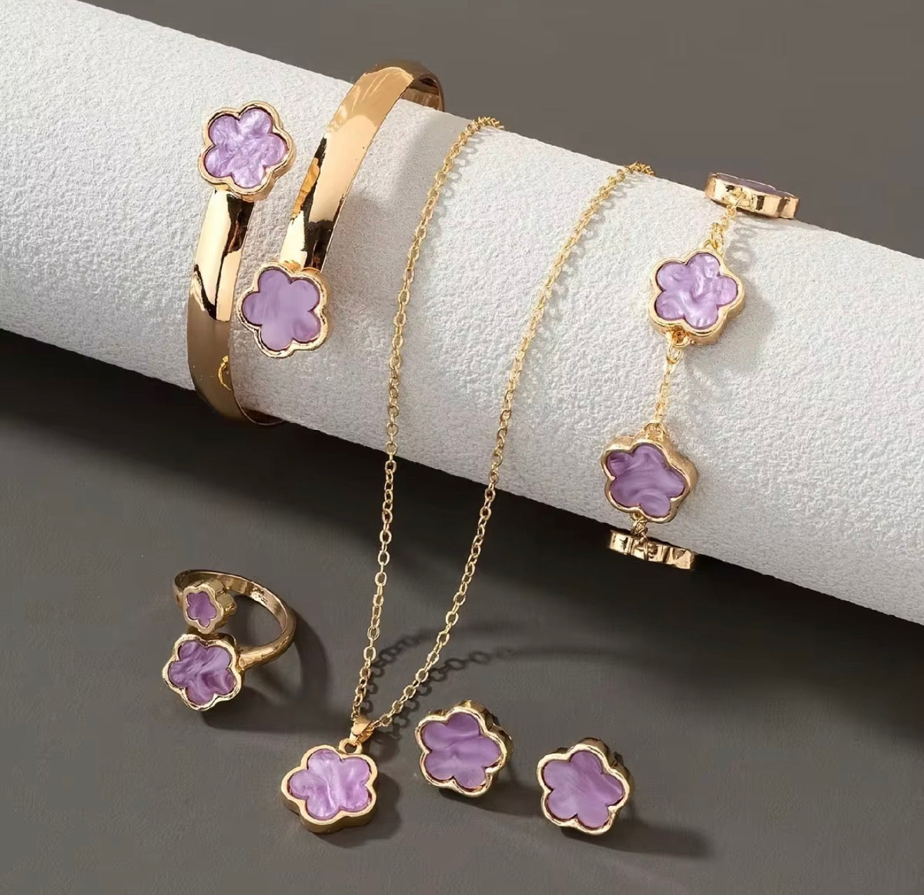 Clover Flower Five Piece Set