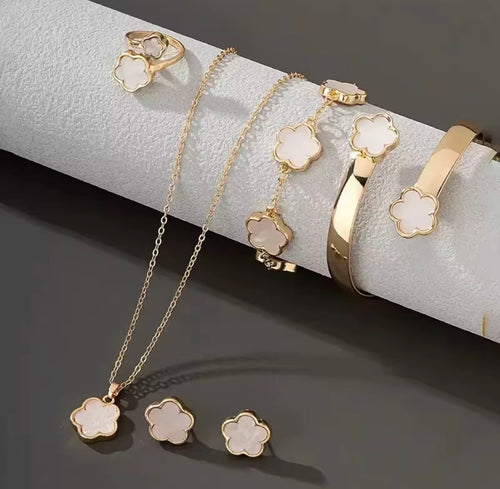 Clover Flower Five Piece Set